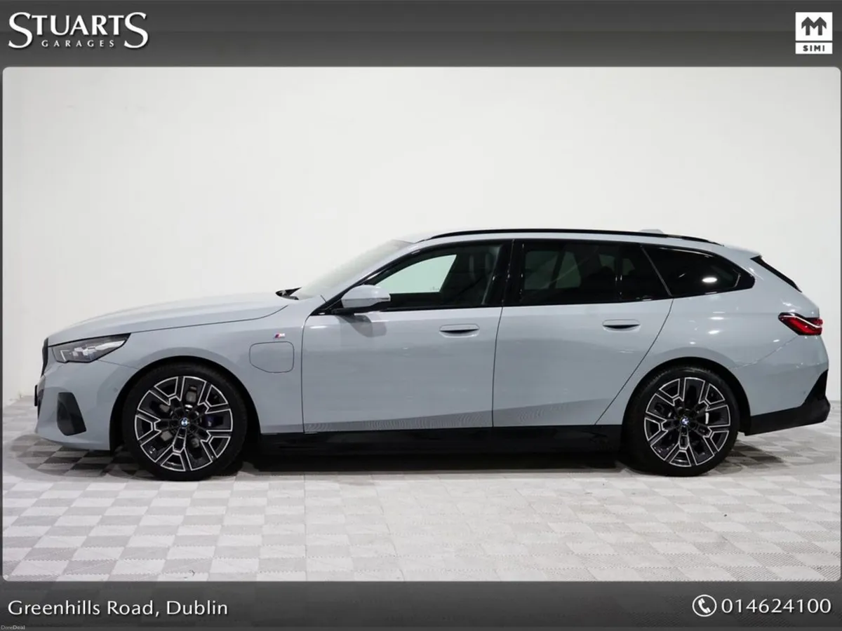 BMW 5-Series COMFORT PACK, TECH PACK AND 20” ALLOY - Image 6