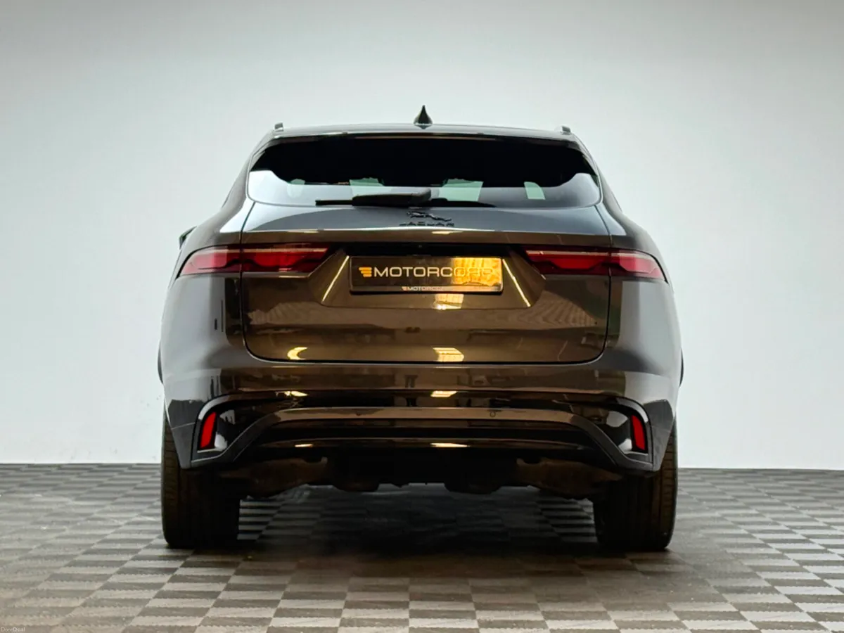 Jaguar F-Pace R-DYNAMIC HSE BLACK P400E - Image 6