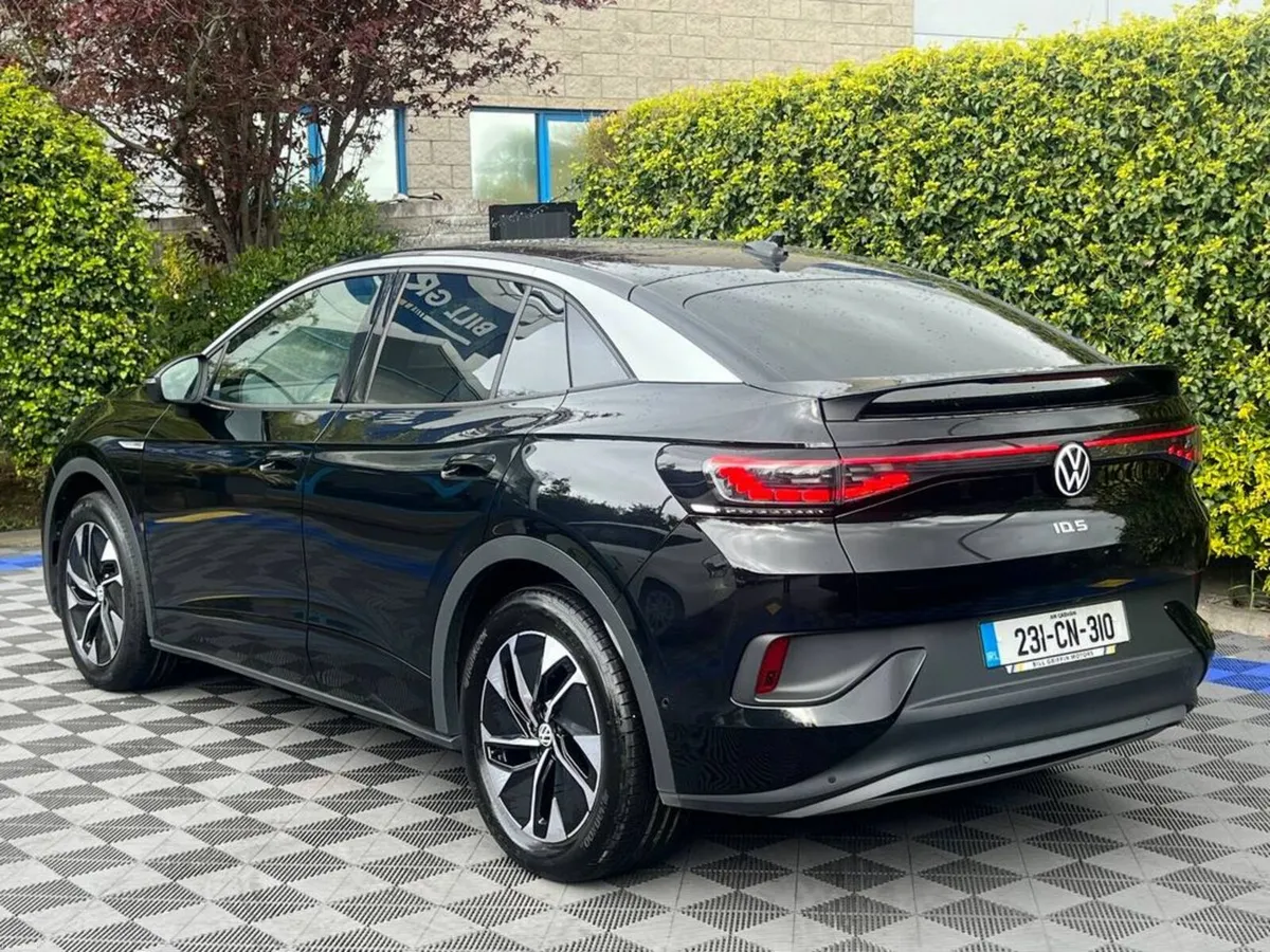 Volkswagen ID.5 PRO FAMILY 77KWH // PANORAMIC SUNR - Image 6