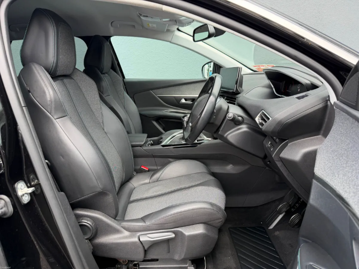 Peugeot 3008 FL Allure 1.5 Blue HDI 130 * REVERSIN - Image 4