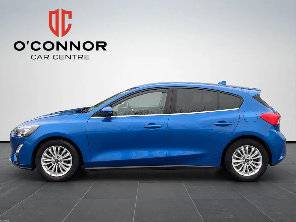 Ford Focus "Blue, bold and brilliantly balanced — - Image 2