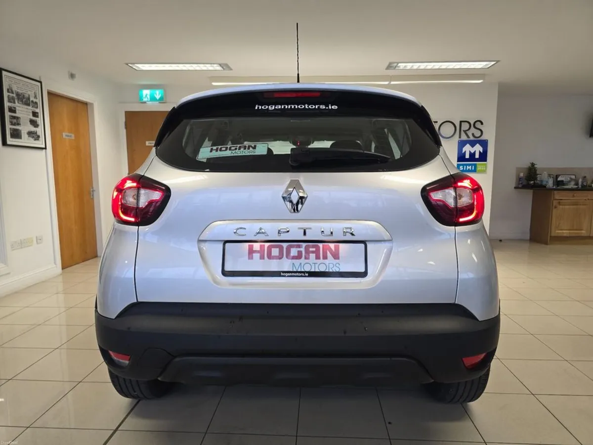 Renault Captur 1.0 5DR H/B - Image 5