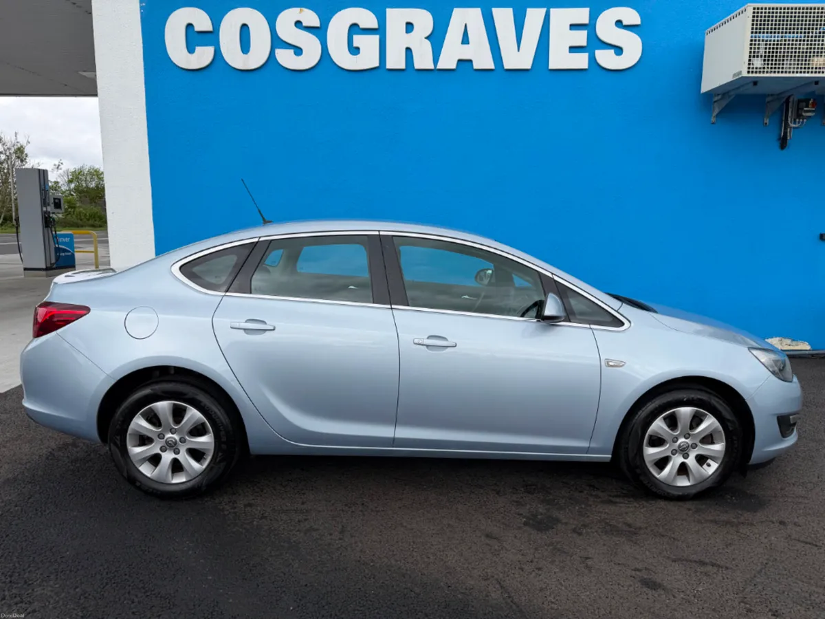 Opel Astra Saloon 1.6cdti 110PS 4DR * BLUETOOTH * - Image 2