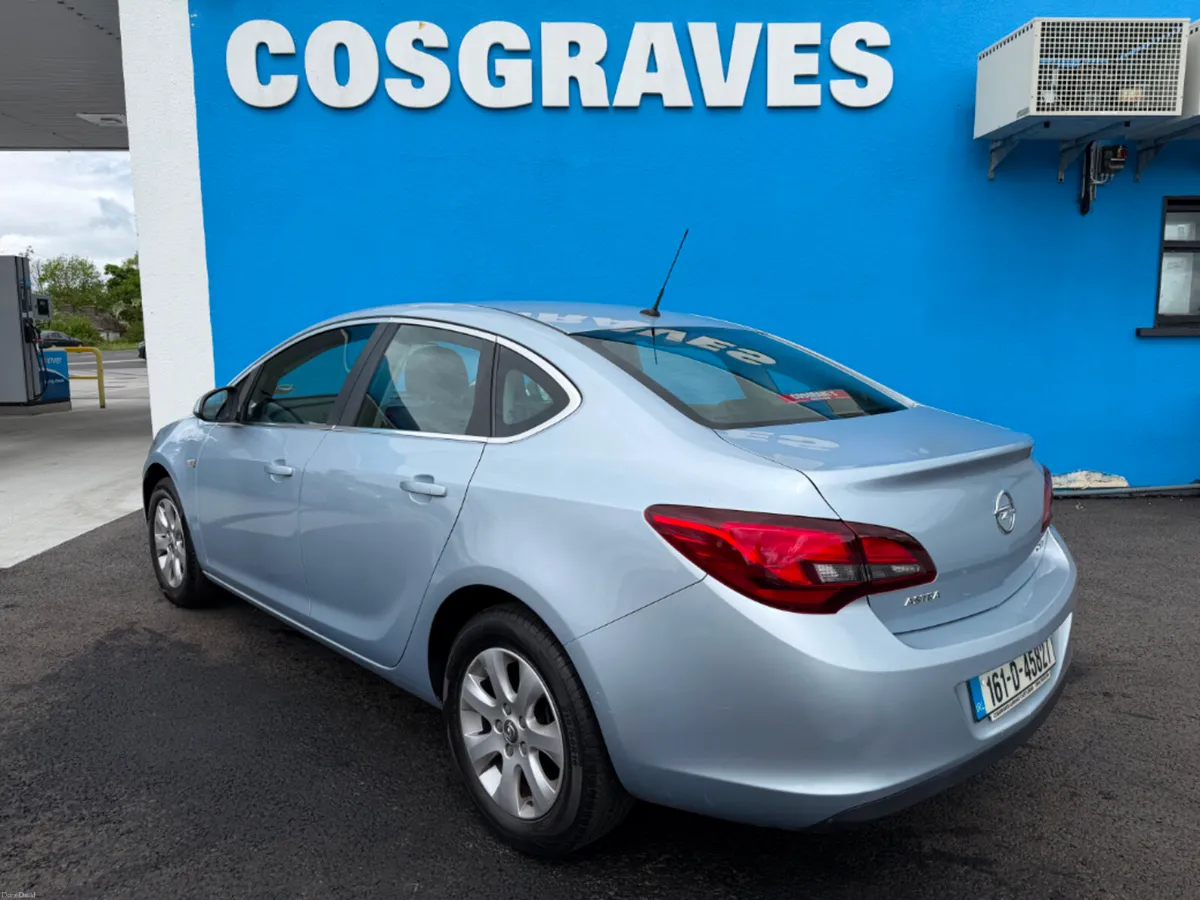 Opel Astra Saloon 1.6cdti 110PS 4DR * BLUETOOTH * - Image 4