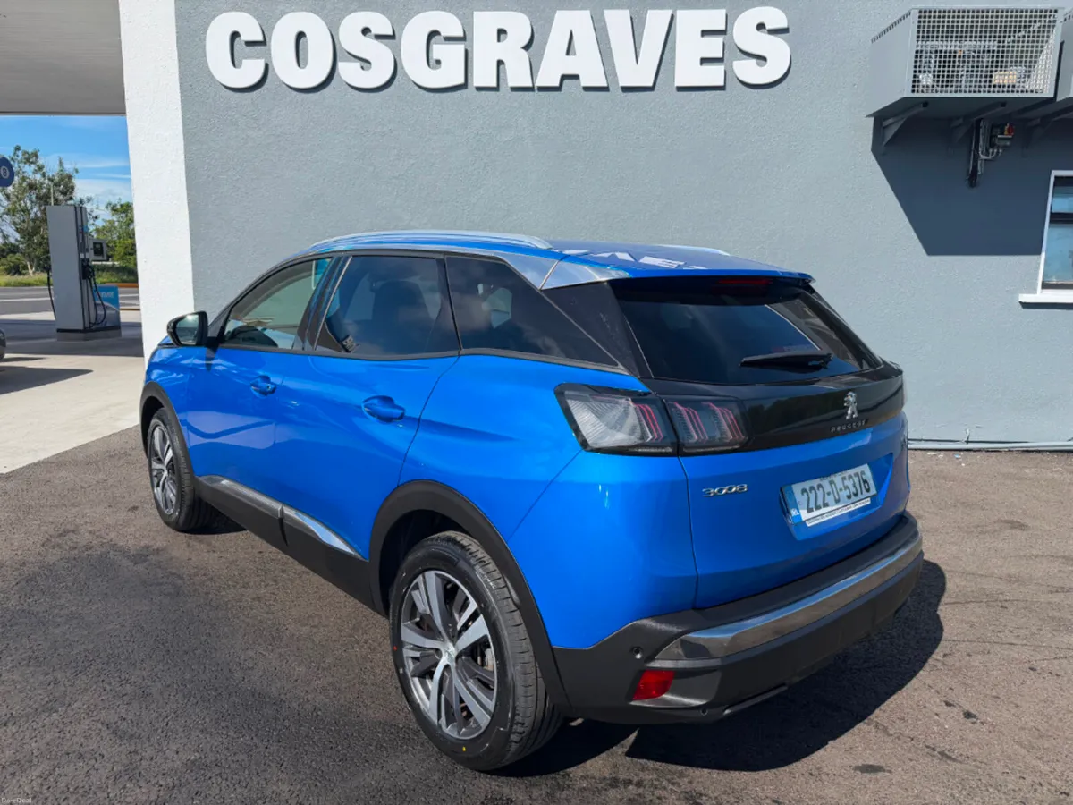 Peugeot 3008 Allure 1.5 Blue HDI 130bhp * REVERSIN - Image 4