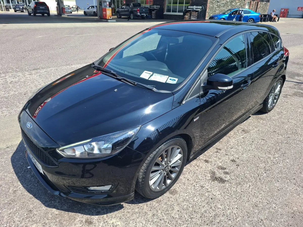 Ford Focus ST Line 2017 - Image 2