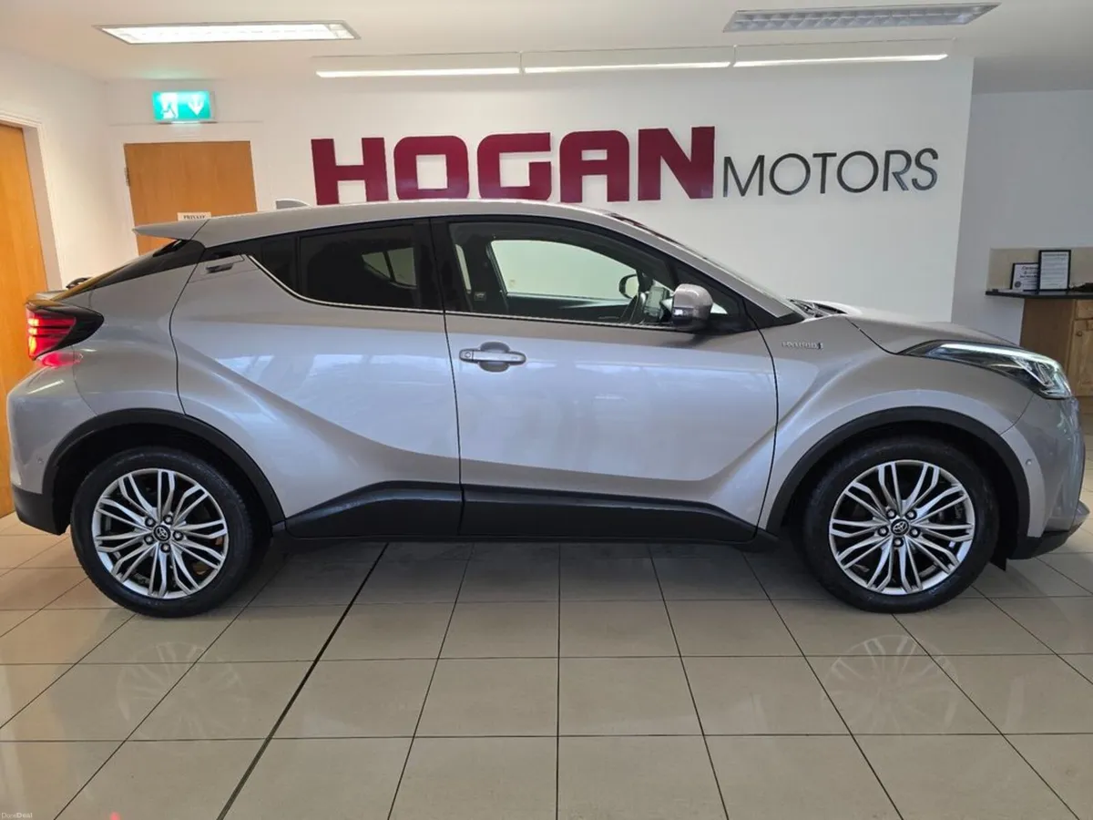 Toyota C-HR Hybrid SOL Automatic * Best Spec * - Image 3