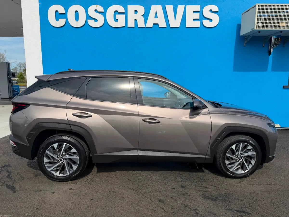 Hyundai Tucson ix35 Executive 5DR * FULL LEATHER / - Image 2