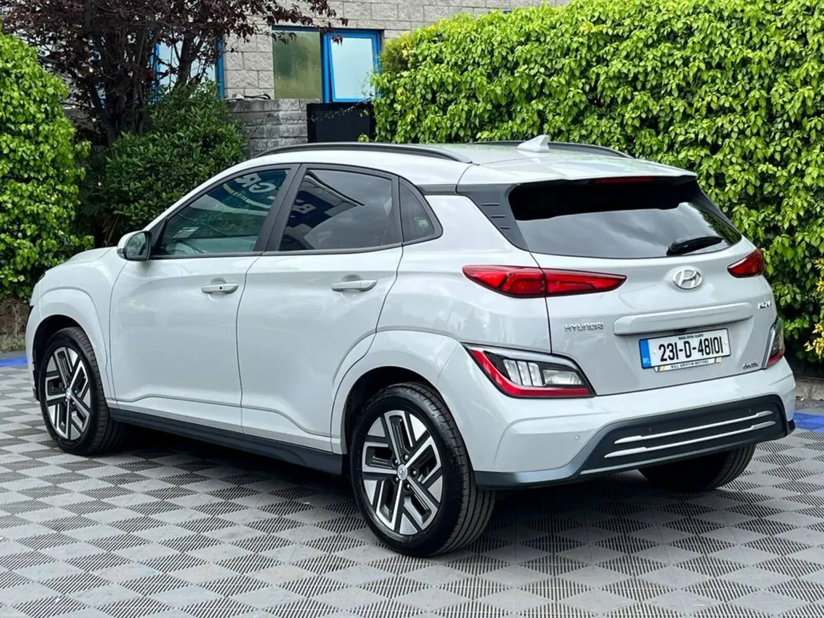 Hyundai KONA PREMIUM 65KWH LONG RANGE // LOW MILEA - Image 5