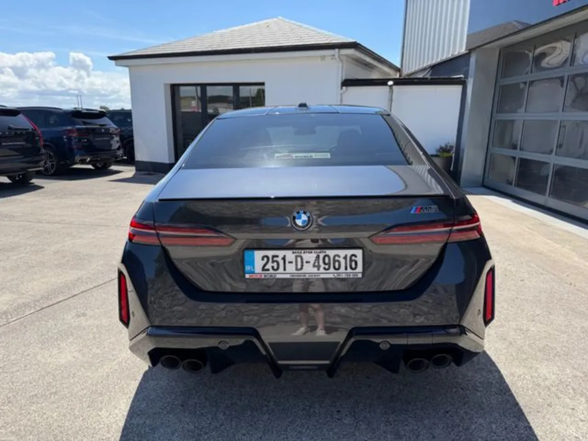 BMW M5 M5 4.4 V8 727 BHP PLUG-IN HYBRID - Image 3