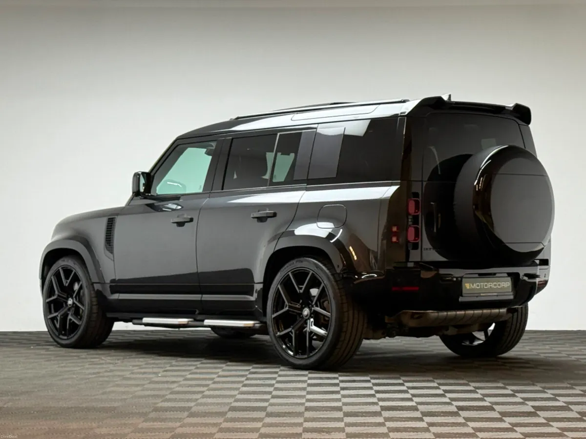 Land Rover Defender HSE *URBAN STYLE EXTRAS* - Image 5