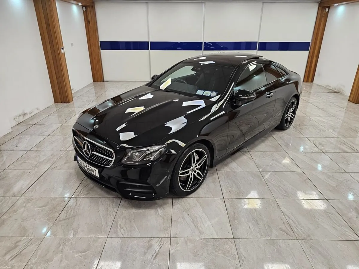 Mercedes-Benz E-Class SUNROOF // NIGHT PACK - Image 3