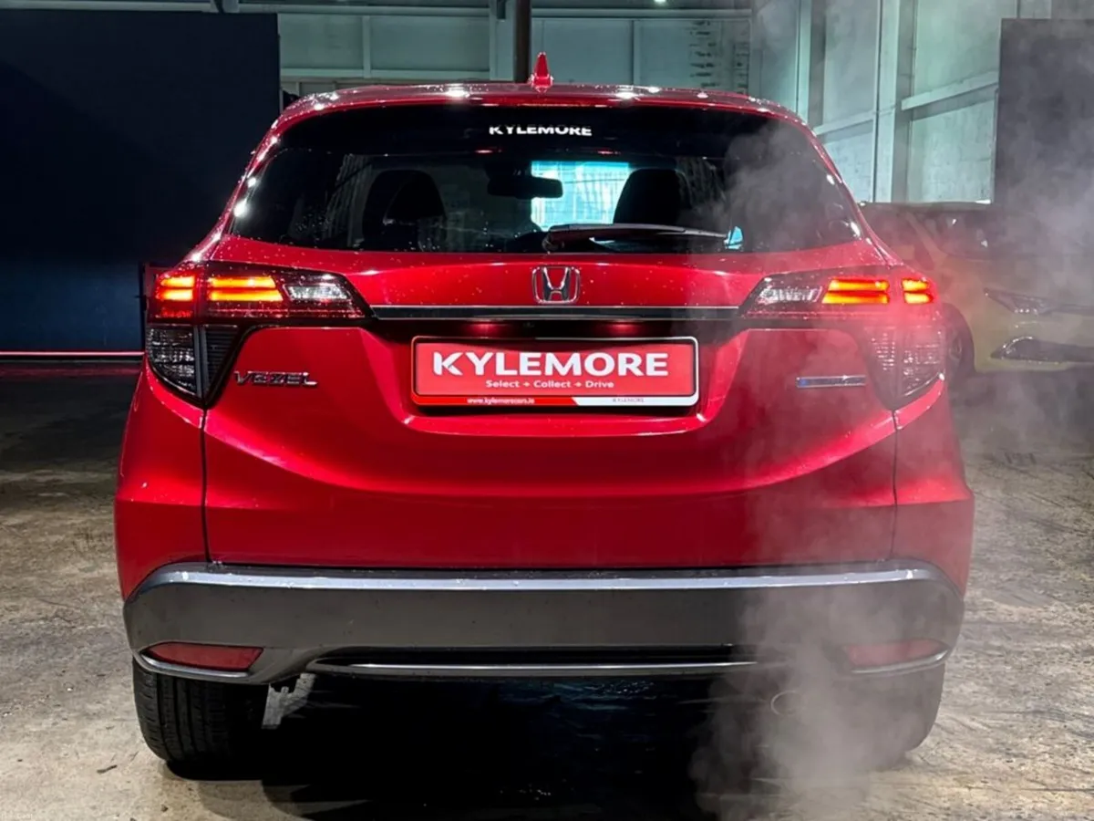 Honda Vezel 1.5L HYBRID AUTOMATIC - REVERSE CAMERA - Image 4