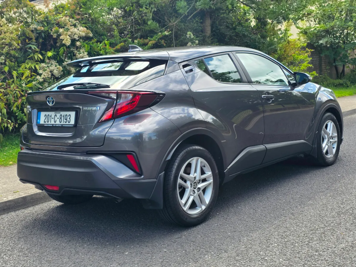 Toyota C-HR 1.8 Hybrid Luna 4DR Auto - Image 3