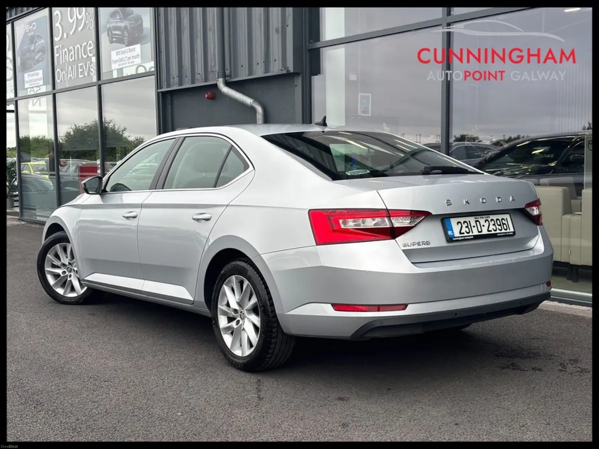 Skoda Superb 2.0TDi Ambiente - Image 2