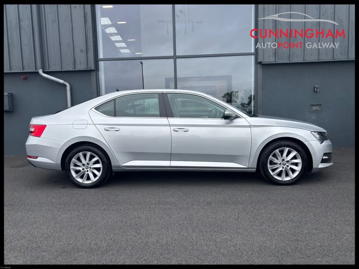 Skoda Superb 2.0TDi Ambiente - Image 3