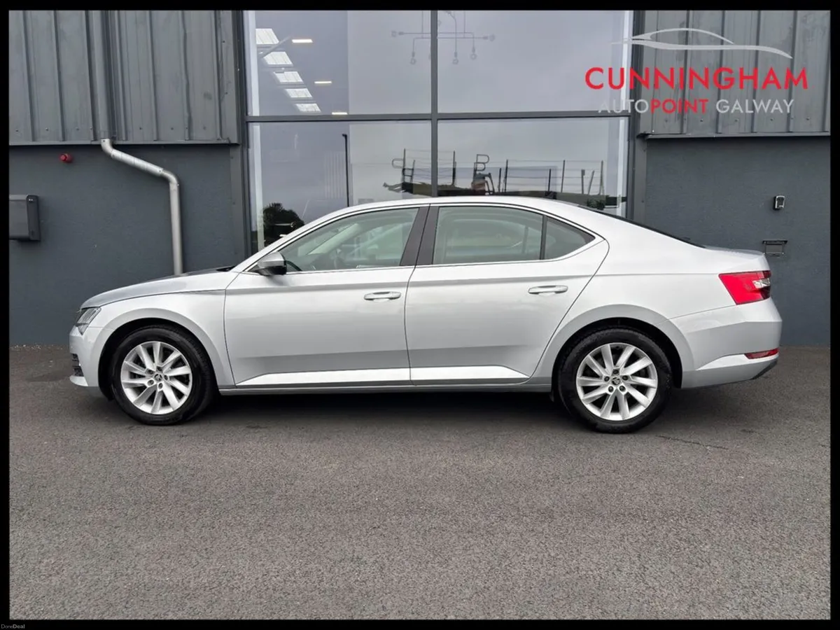 Skoda Superb 2.0TDi Ambiente - Image 4