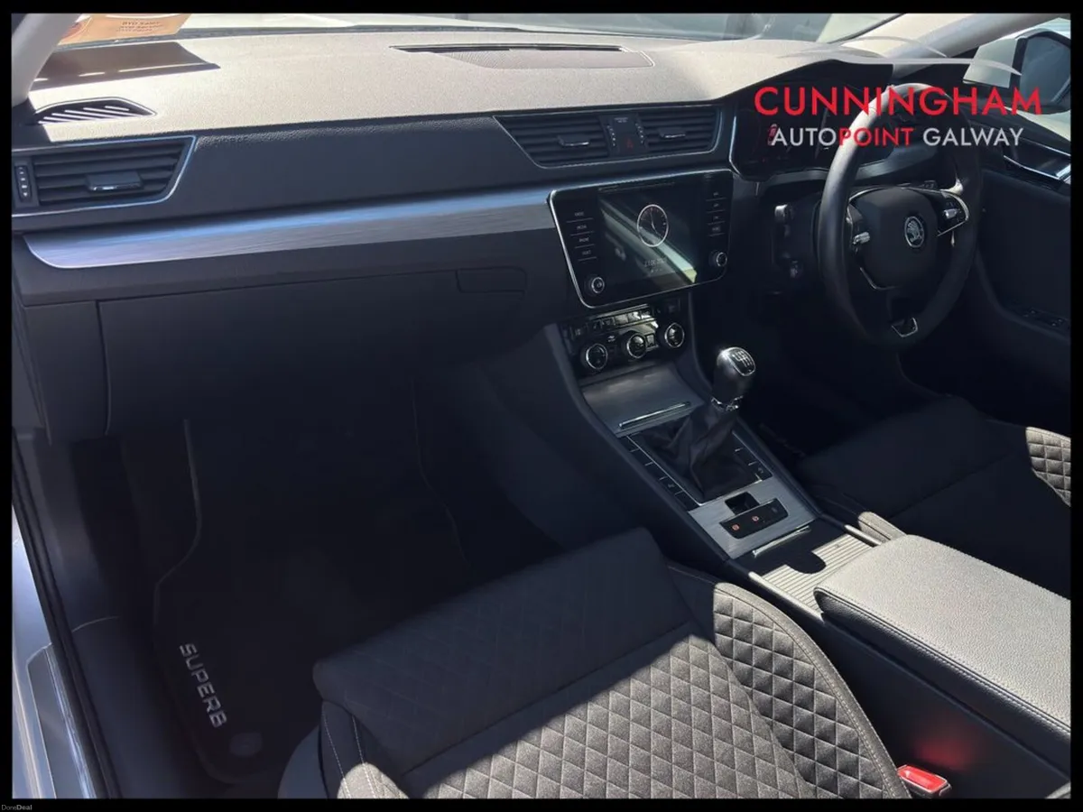 Skoda Superb 2.0TDi Ambiente - Image 6