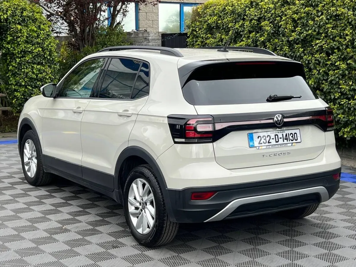 Volkswagen T-Cross LIFE 1.0 TSI // APPLE CARPLAY/A - Image 5