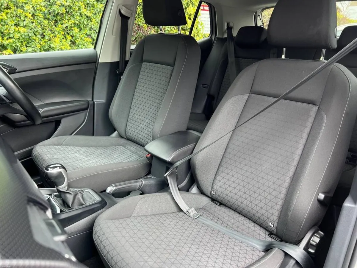 Volkswagen T-Cross LIFE 1.0 TSI // APPLE CARPLAY/A - Image 6