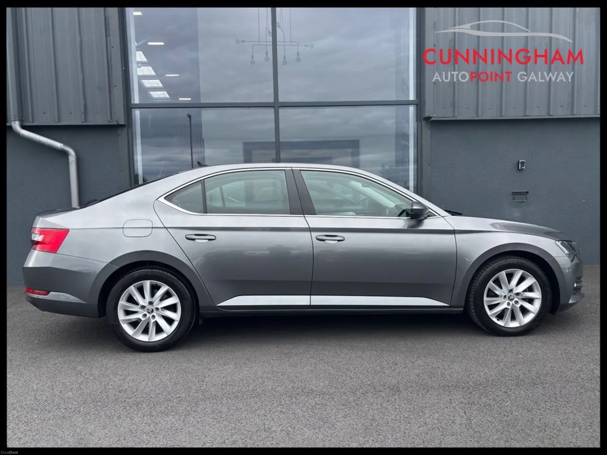 Skoda Superb 2.0TDi Ambiente - Image 3