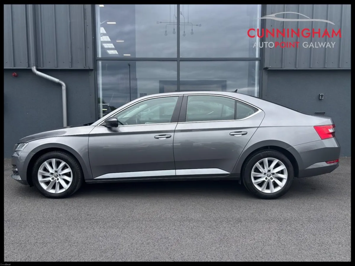 Skoda Superb 2.0TDi Ambiente - Image 4