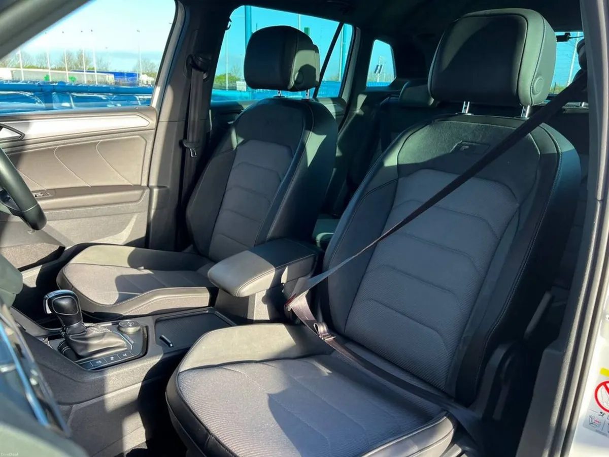 Volkswagen Tiguan R-LINE 4MOTION 2.0 TDI // HEATED - Image 6