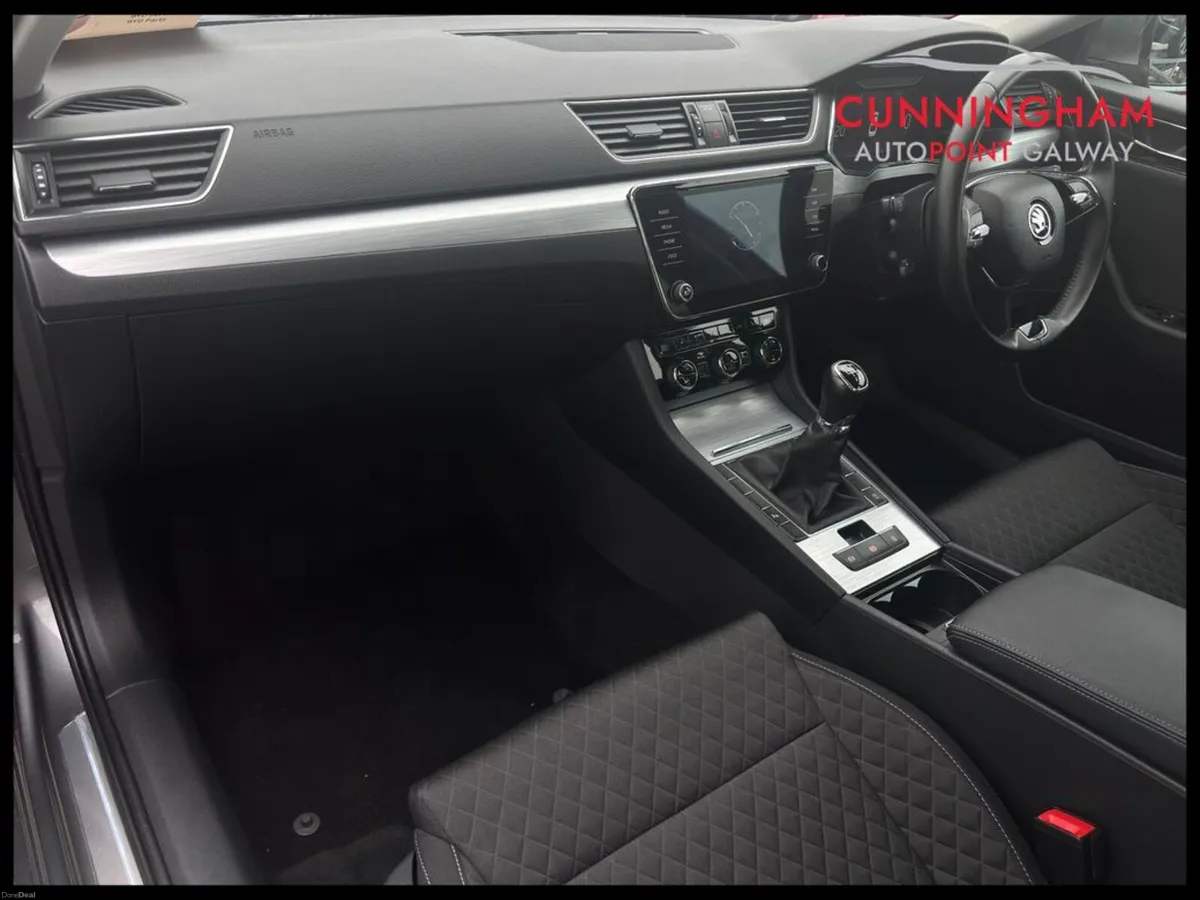Skoda Superb 2.0TDi Ambiente - Image 6
