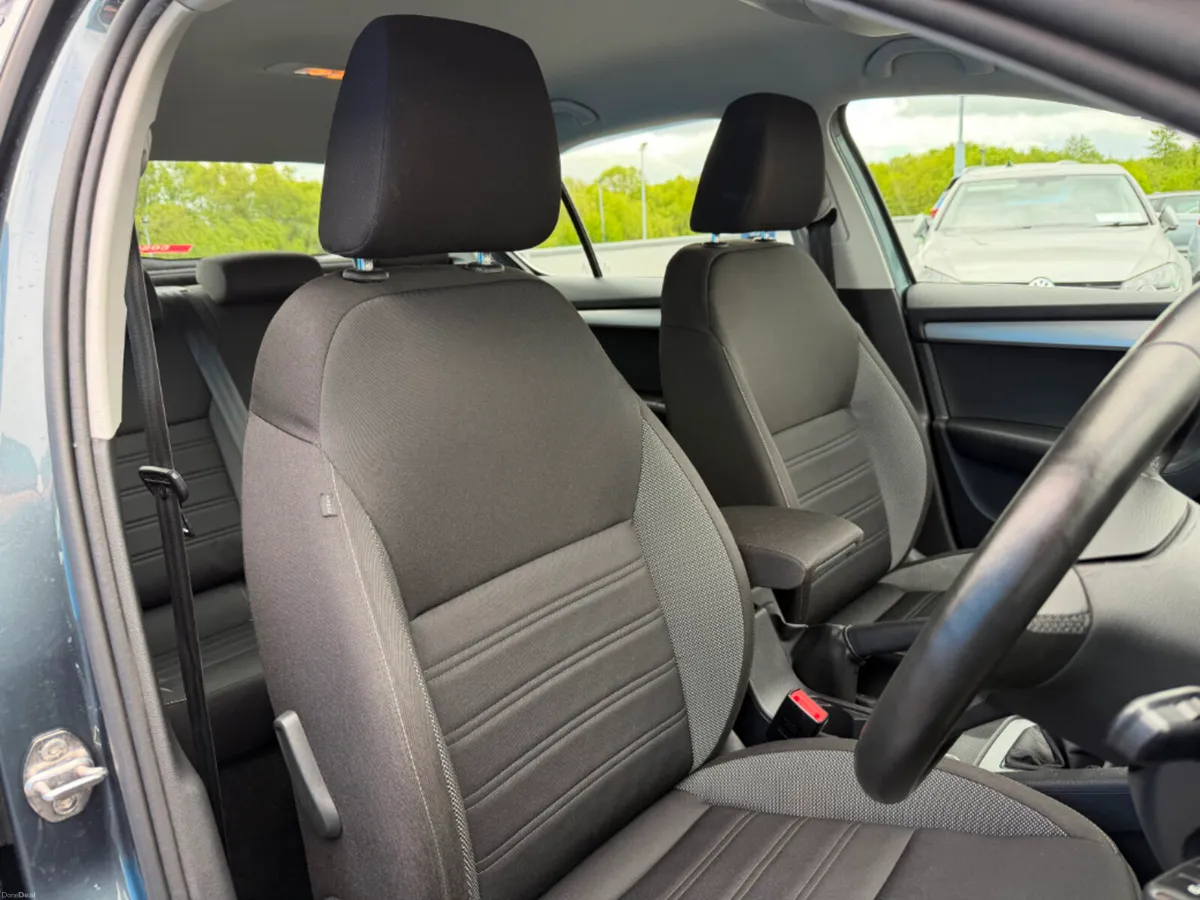Skoda Octavia 1.6 TDI SE Technology 115PS 5DR * AP - Image 6