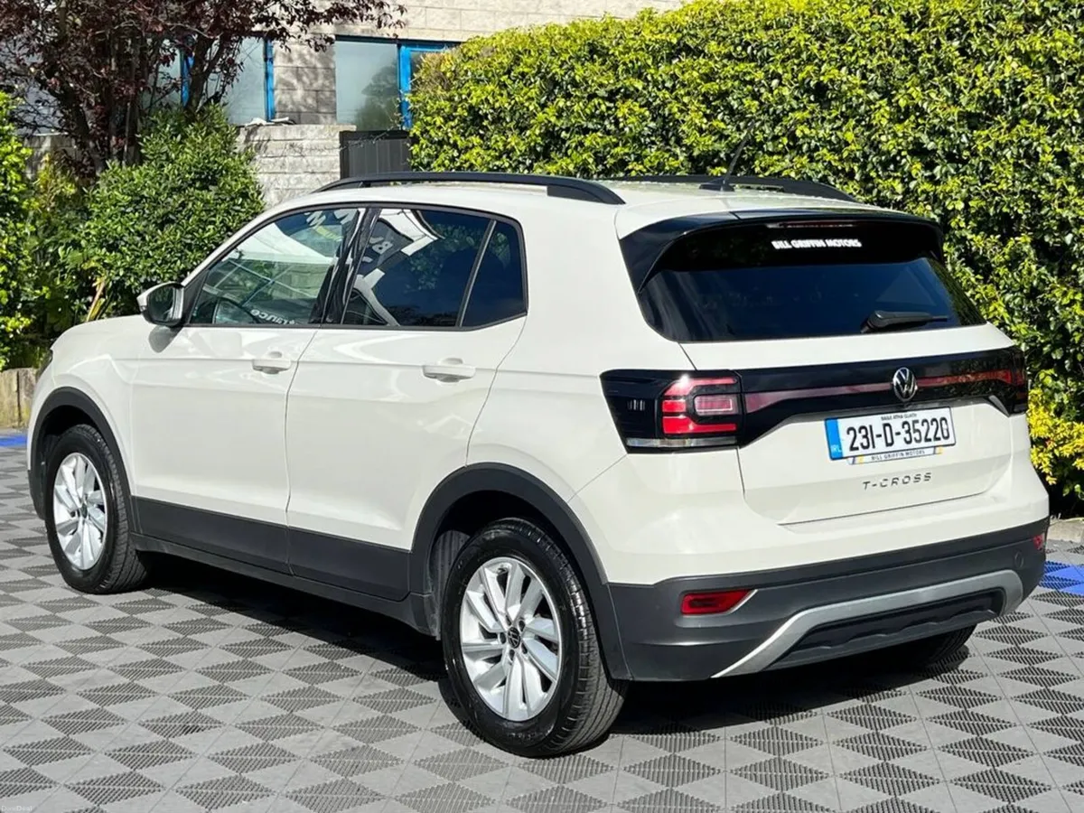 Volkswagen T-Cross LIFE 1.0 TSI // APPLE CARPLAY/A - Image 5