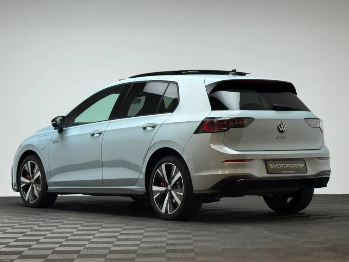 Volkswagen Golf GTE 1.5 PHEV 272HP DSG - Image 5