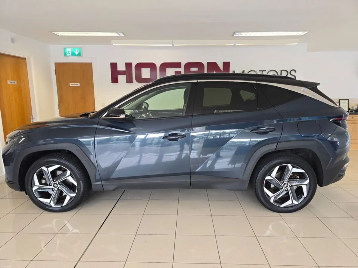 Hyundai Tucson 2tone Executive Plus PHEV - Image 4