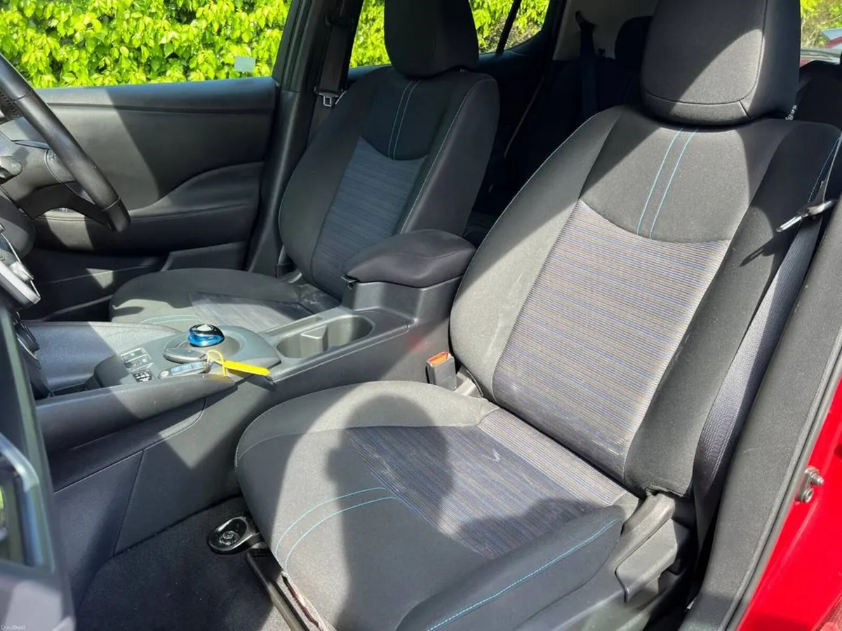 Nissan Leaf 40KW EV // APPLE CARPLAY/ANDROID AUTO - Image 6