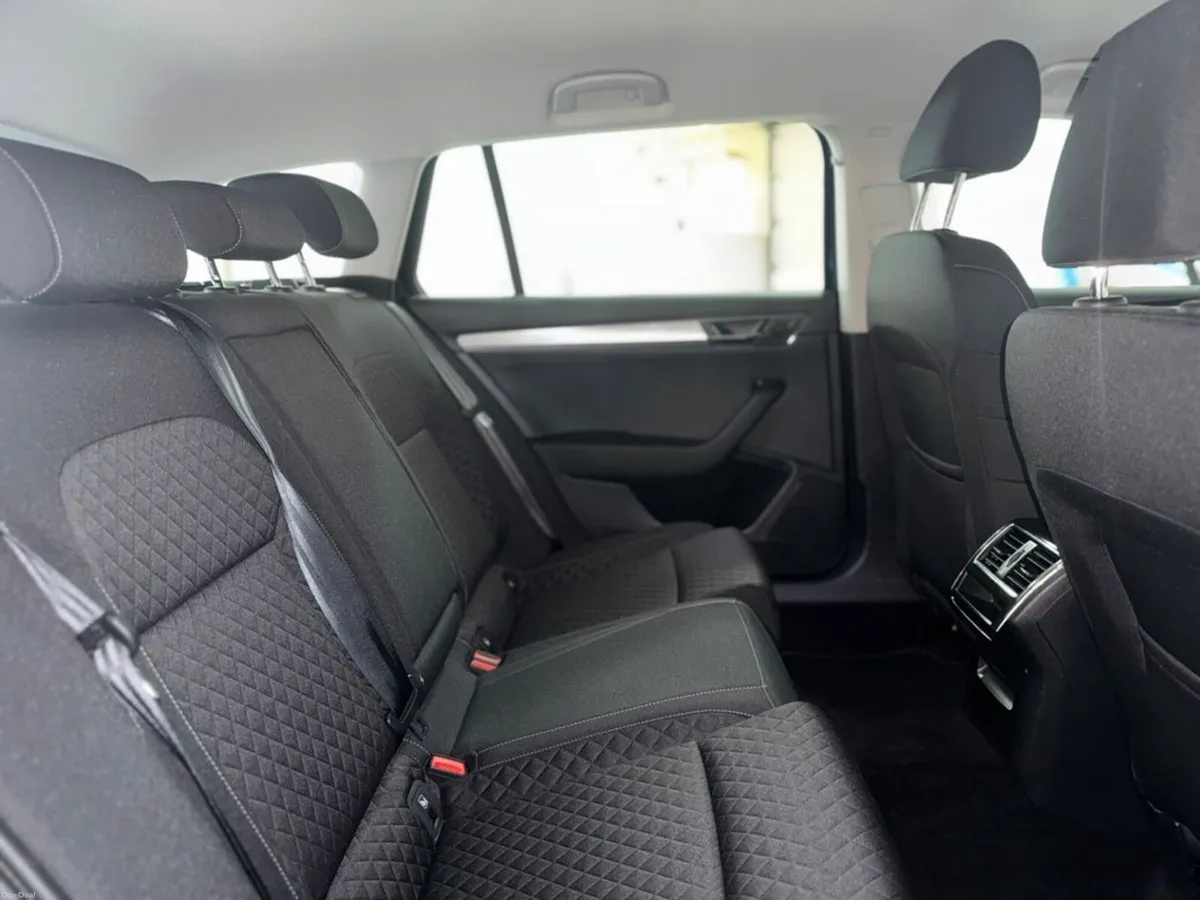 Skoda Superb Combi AMBITION2.0tdi 150HP DSG - Image 5