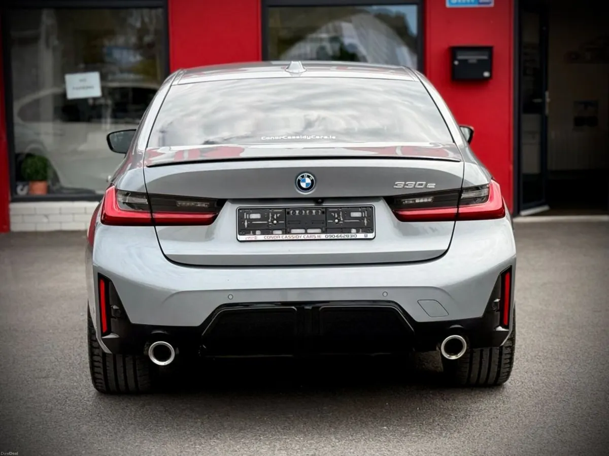 BMW 3-Series 330E M-SPORT // M-PERFORMANCE KIT // - Image 2