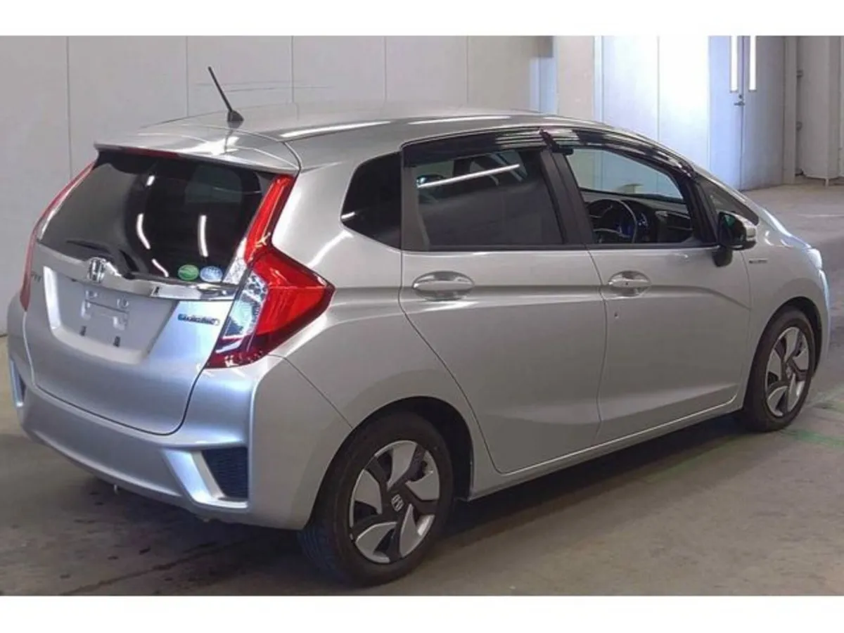 Honda Fit Hybrid 1.5 i-VTEC Automatic - Image 4