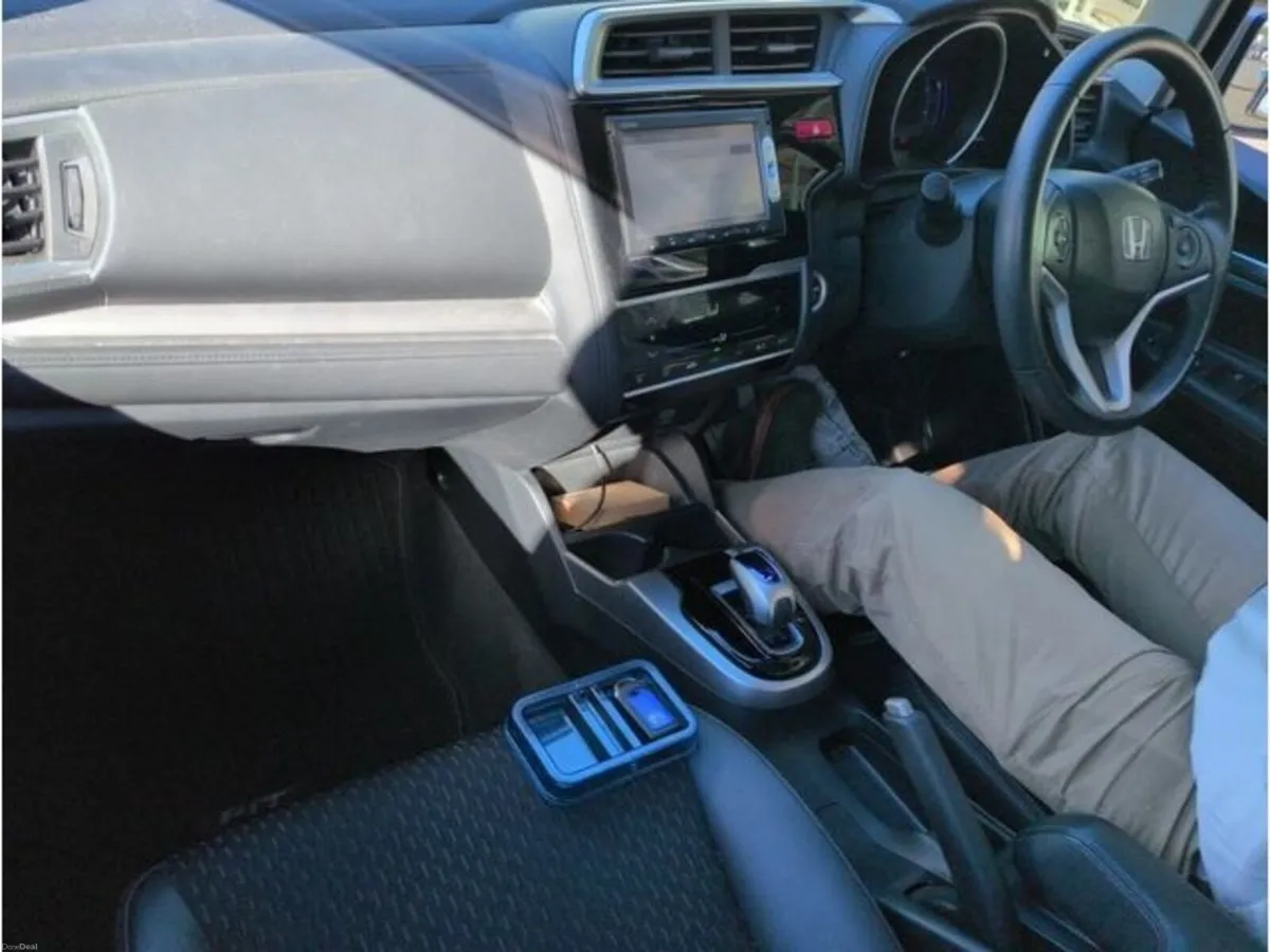 Honda Fit Hybrid 1.5 i-VTEC Automatic - Image 5