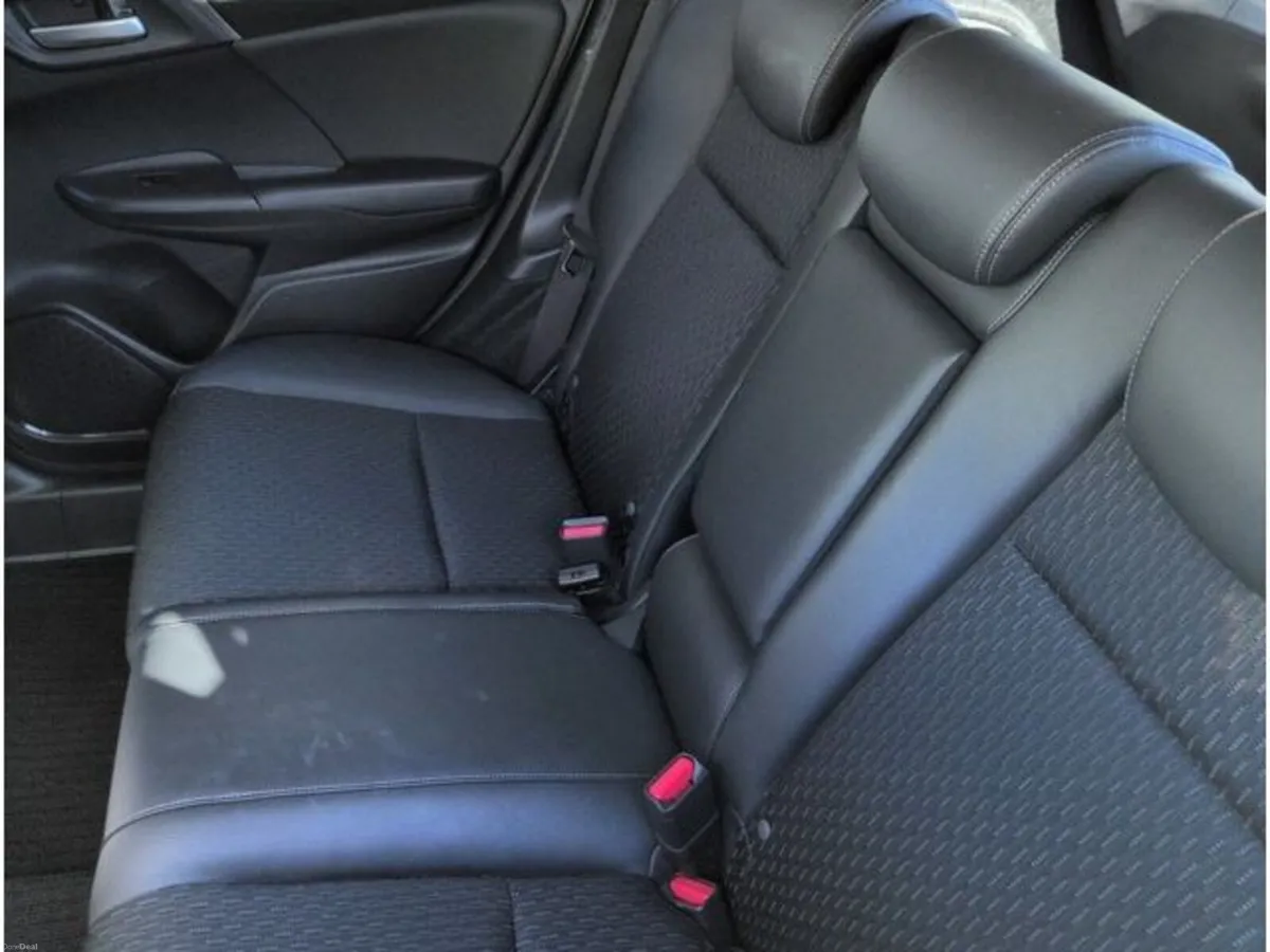 Honda Fit Hybrid 1.5 i-VTEC Automatic - Image 6