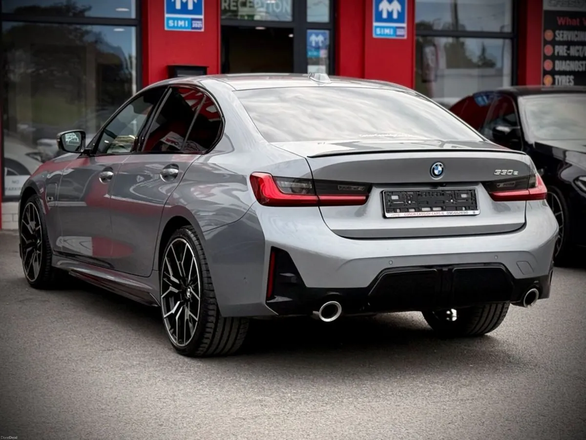 BMW 3-Series 330E M-SPORT // M-PERFORMANCE KIT // - Image 5