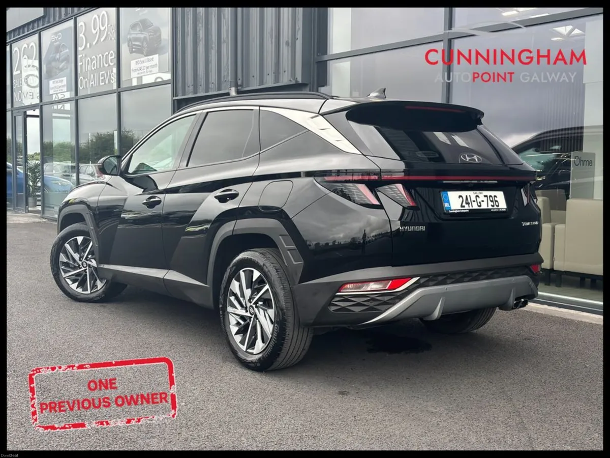 Hyundai Tucson Executive Plus 5DR - Image 2