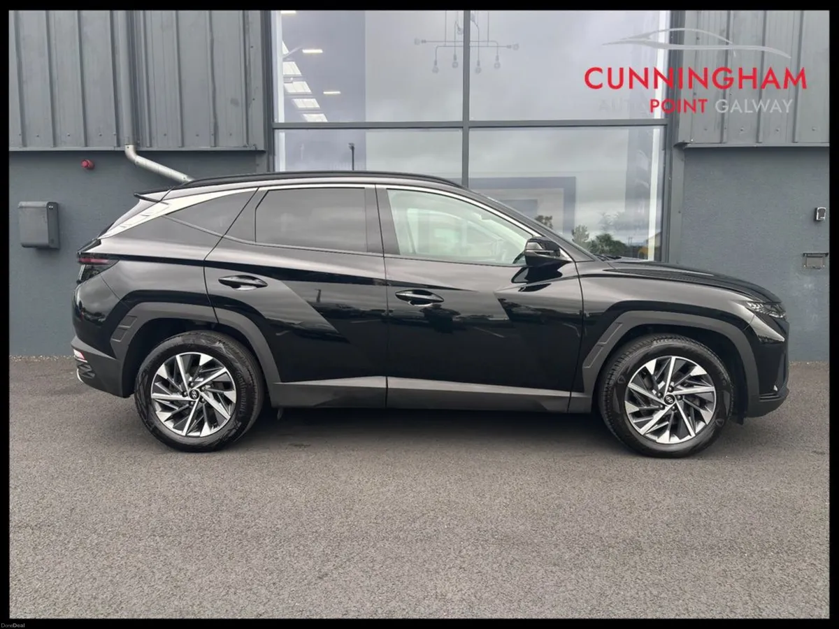 Hyundai Tucson Executive Plus 5DR - Image 3