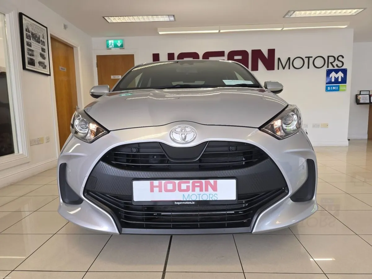 Toyota Yaris 1.0 Edition Automatic - Image 2