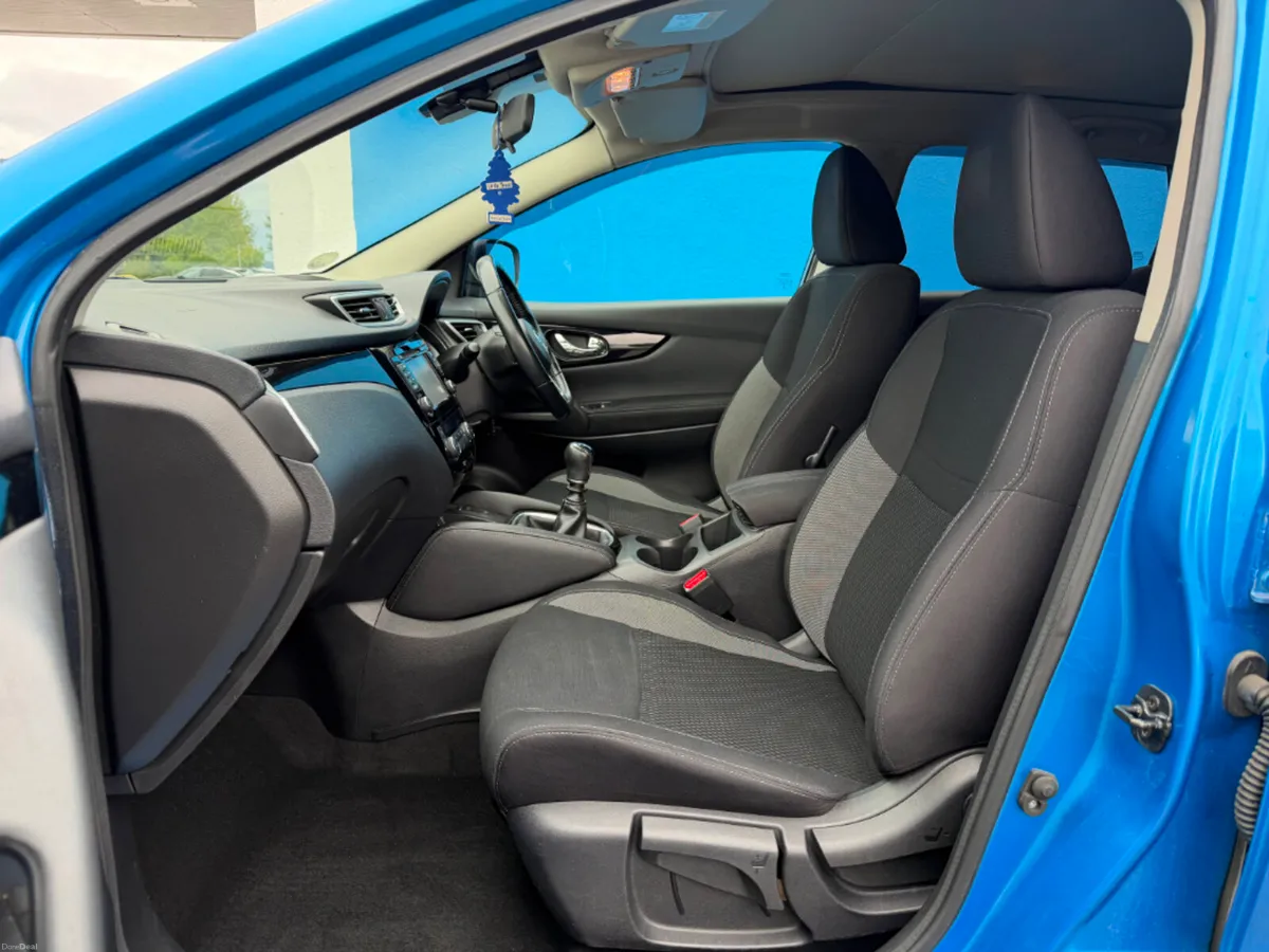 Nissan Qashqai 1.5 DCI Acenta 110PS 5DR * REVERSIN - Image 6