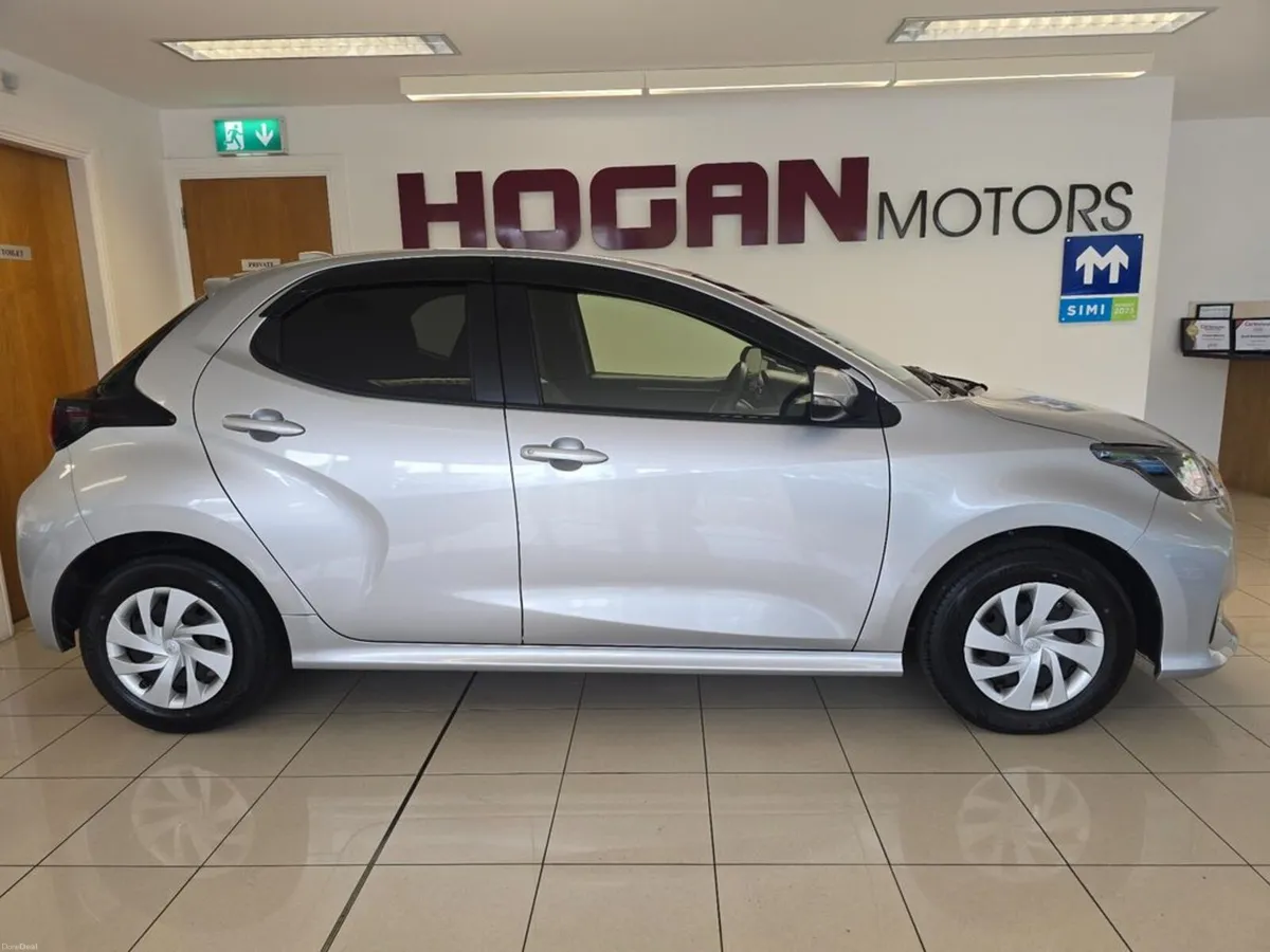 Toyota Yaris 1.0 Edition Automatic - Image 3