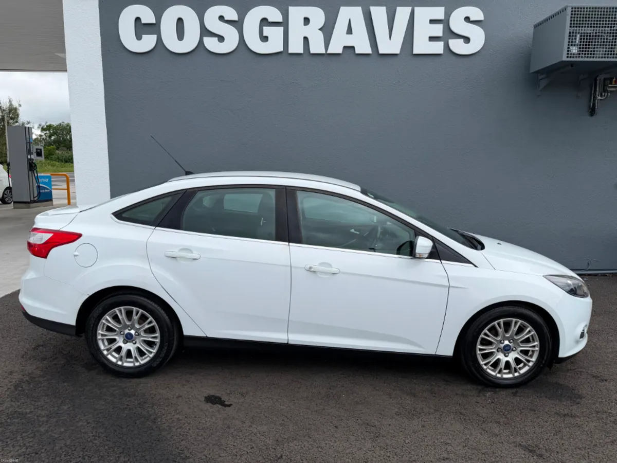 Ford Focus Saloon 1.6 Diesel Titanium 1.6tdci 95PS - Image 2