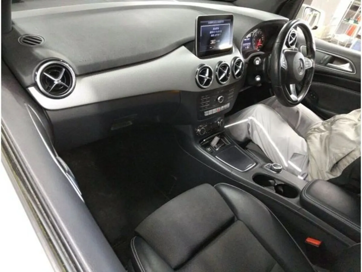 Mercedes-Benz B-Class B180 1.6 Petrol Auto - Image 5