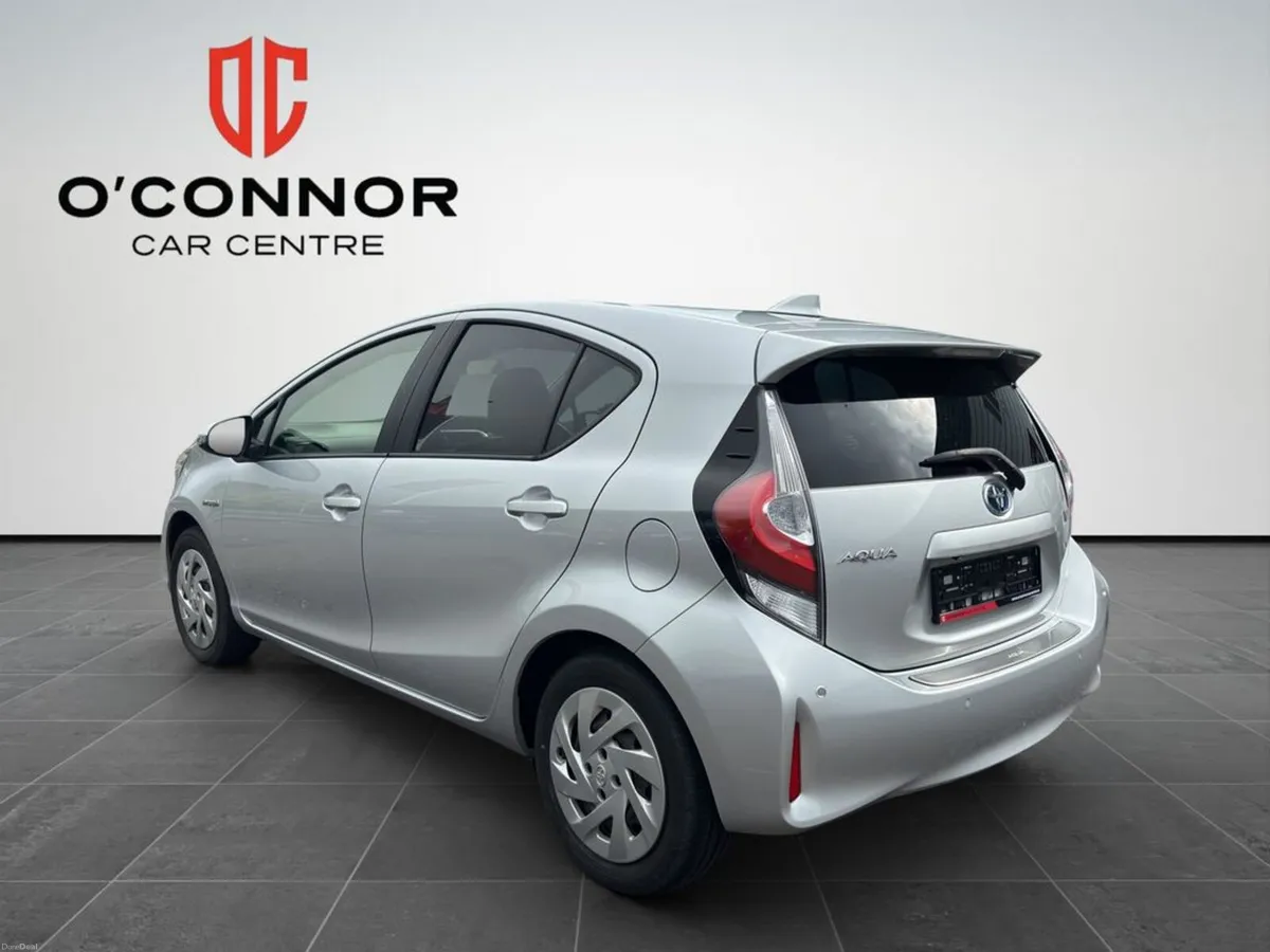 Toyota Aqua "Quiet, reliable and unbelievably econ - Image 5