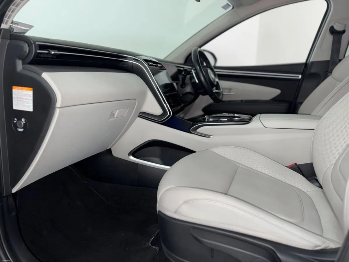 Hyundai Tucson Executive Plus Hybrid 2tone 5DR Aut - Image 3
