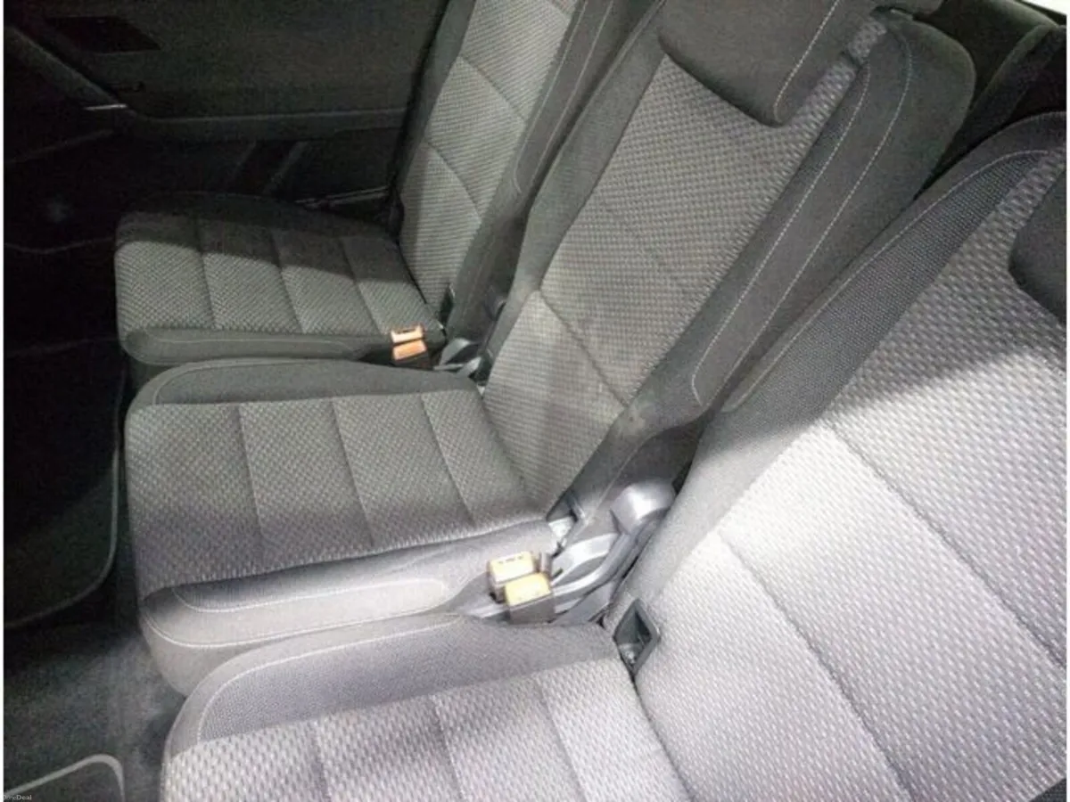 Volkswagen Touran 1.4 Petrol Auto 7 Seats - Image 6