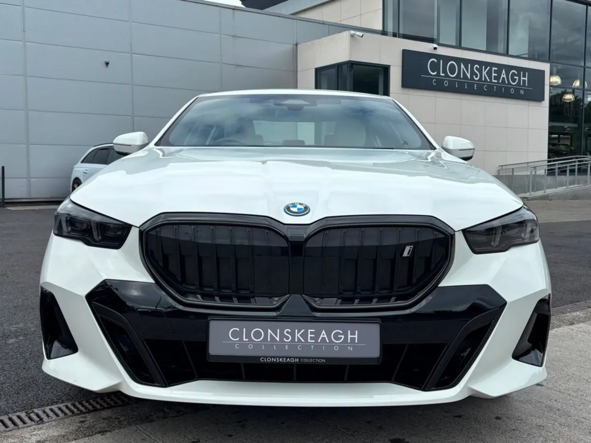 BMW i5 EDRIVE40 M SPORT PRO - Image 3